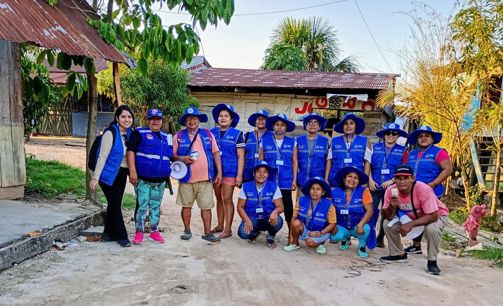 Roxanna in a group photo. 